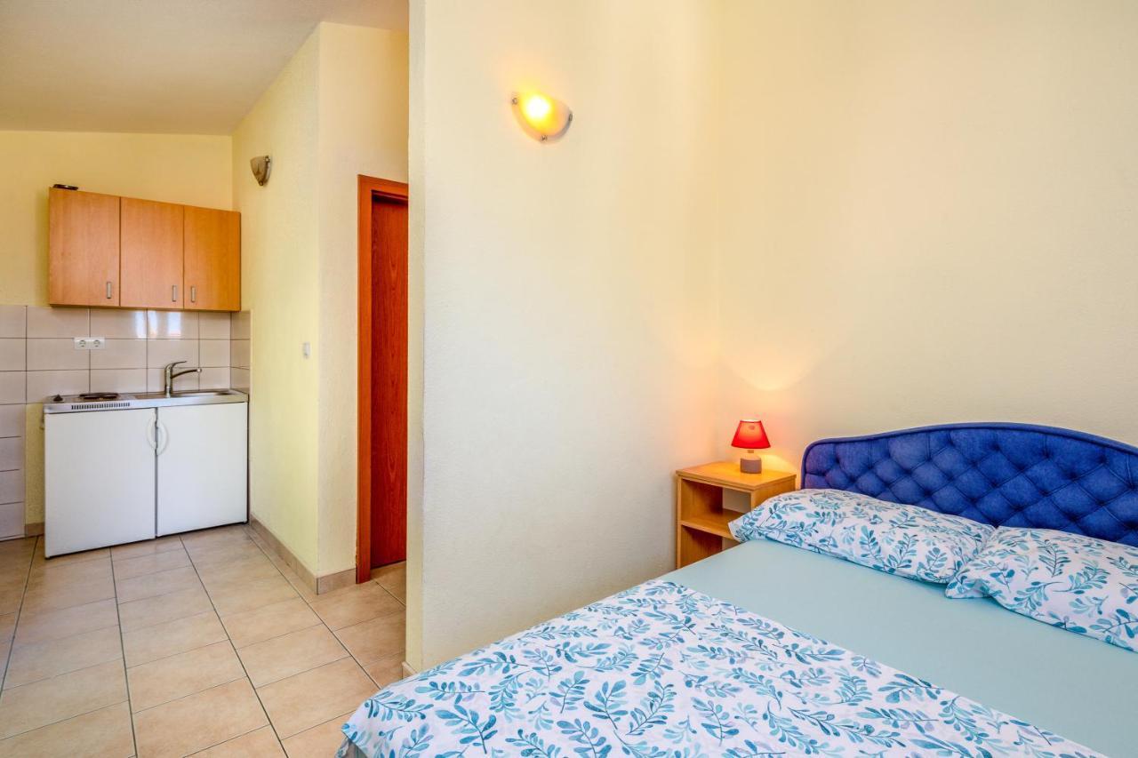 Apartments & Restaurant Galeb Marusici  Bagian luar foto